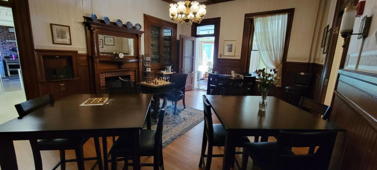 Inn At The Agora Lewiston Bagian luar foto