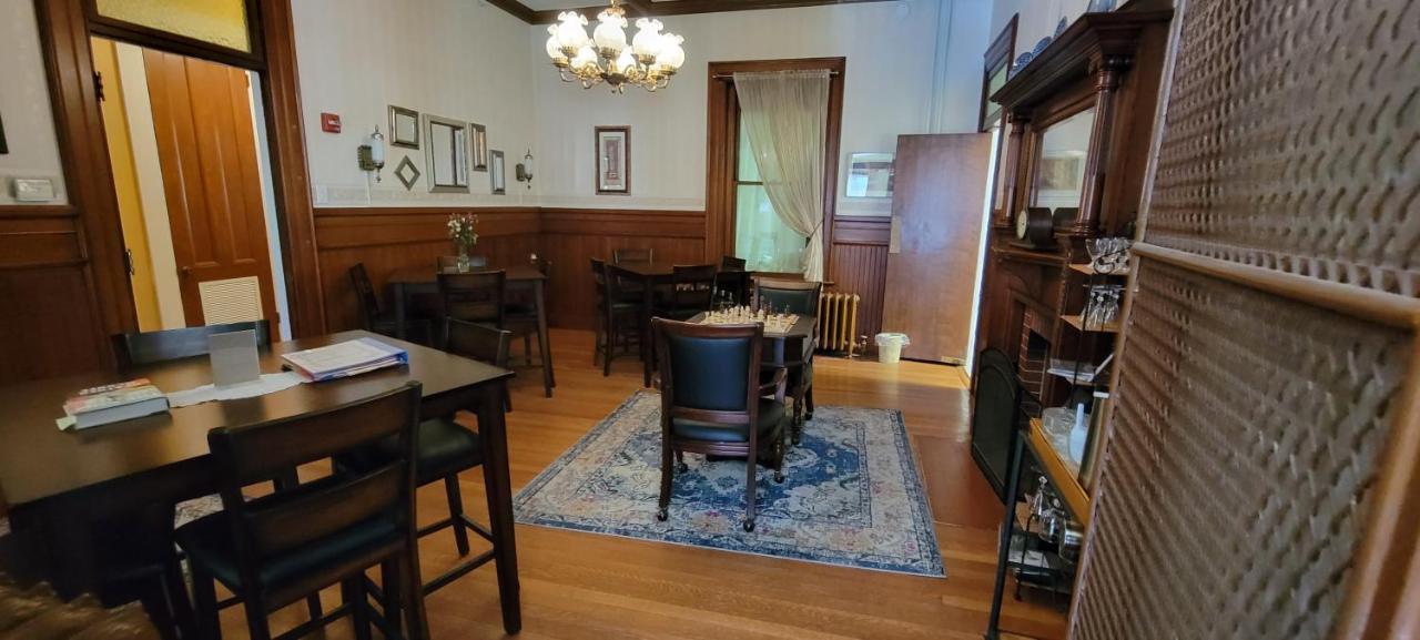 Inn At The Agora Lewiston Bagian luar foto