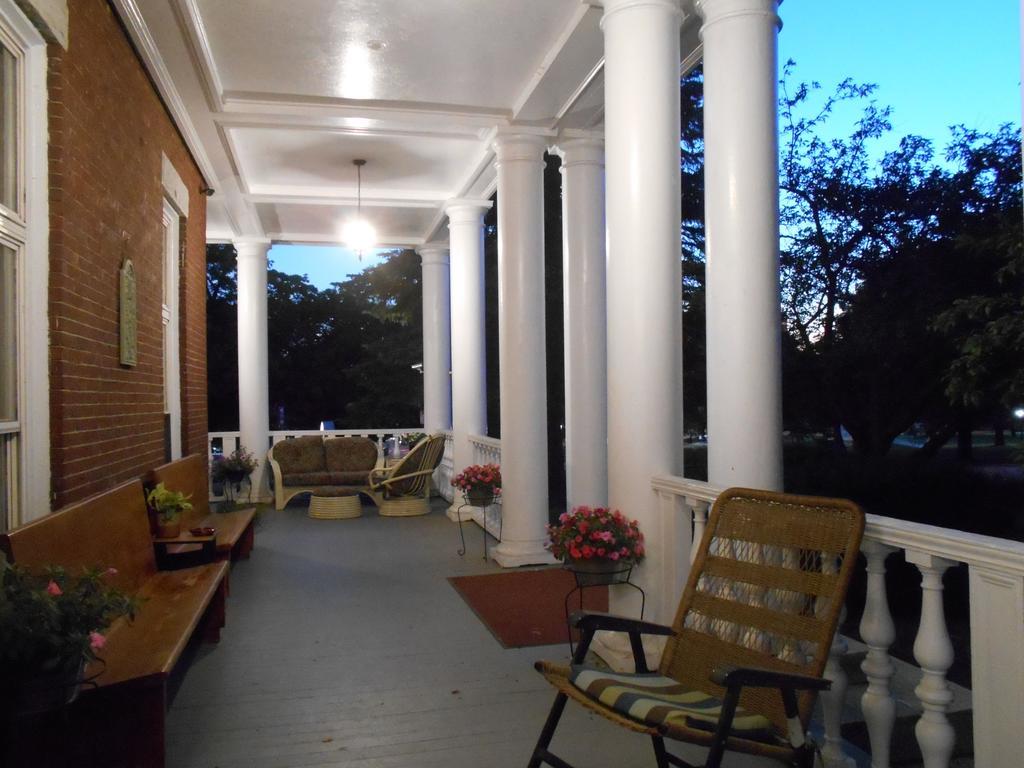 Inn At The Agora Lewiston Bagian luar foto