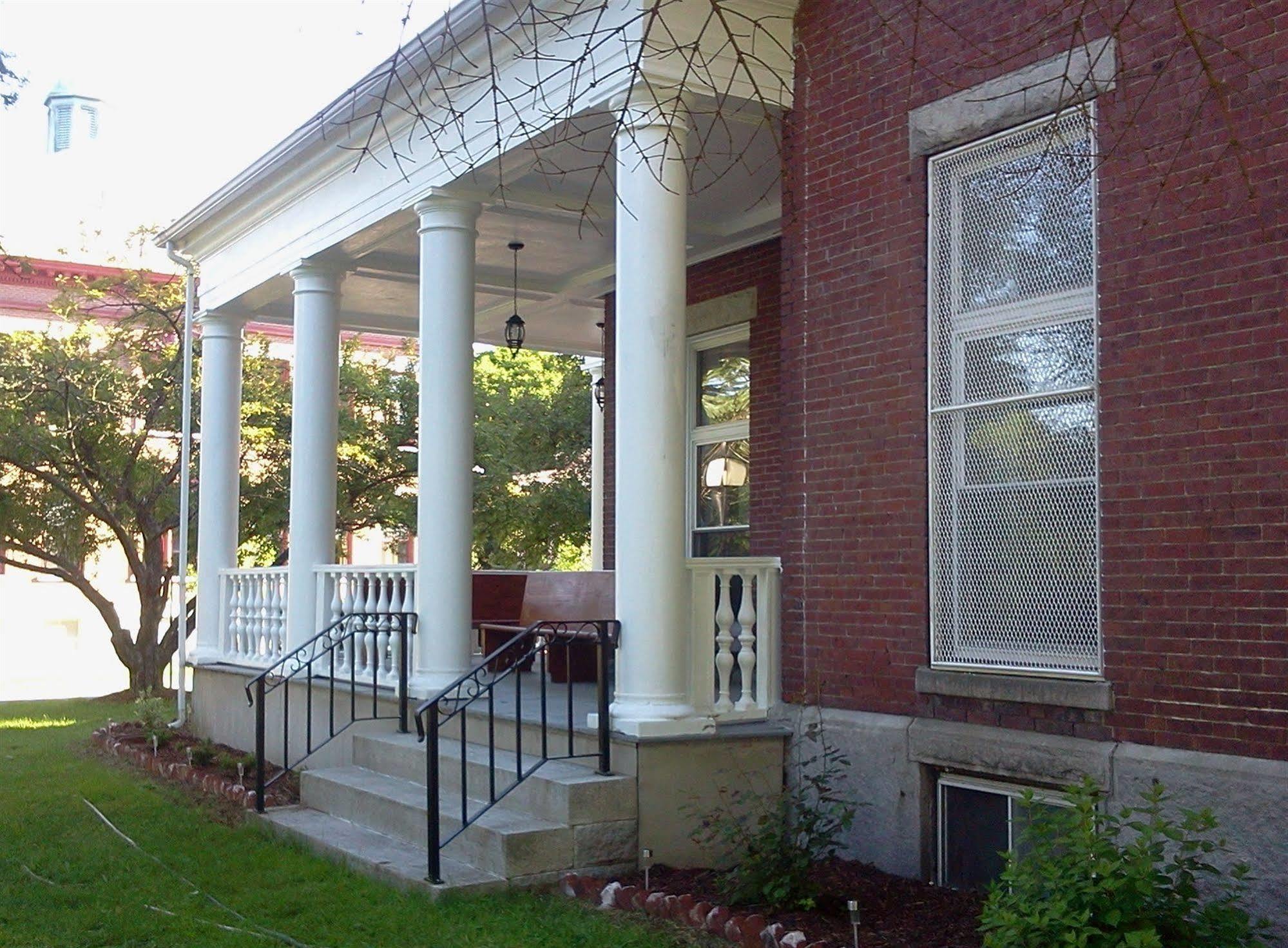 Inn At The Agora Lewiston Bagian luar foto
